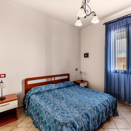 Near Sea With Air Conditioning Apartman